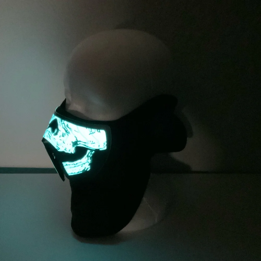 Face mask - Glow in the dark